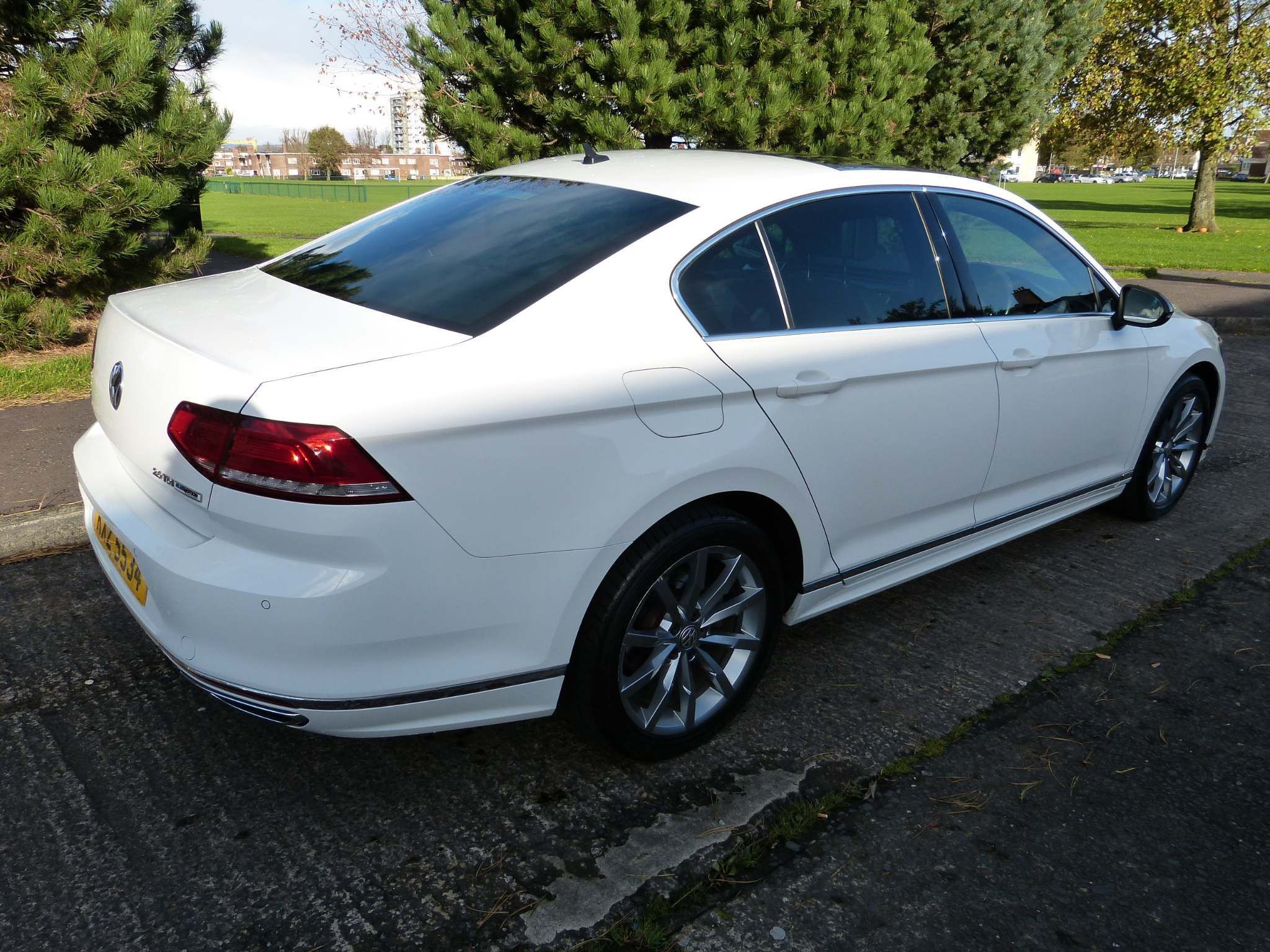 Volkswagen Passat Tdi Bluemotion Tech R Line S S Glass