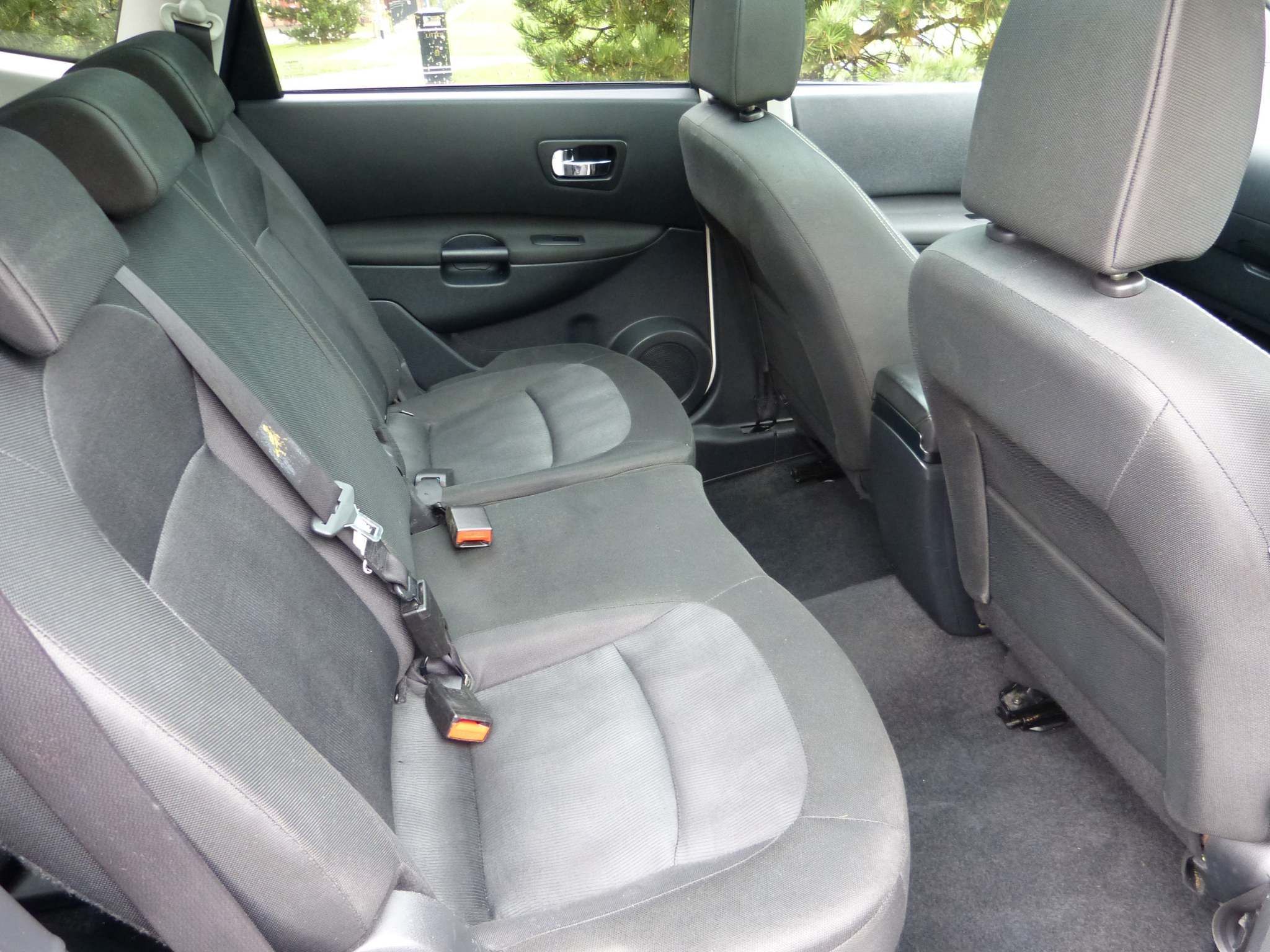 nissan qashqai 2012 isofix