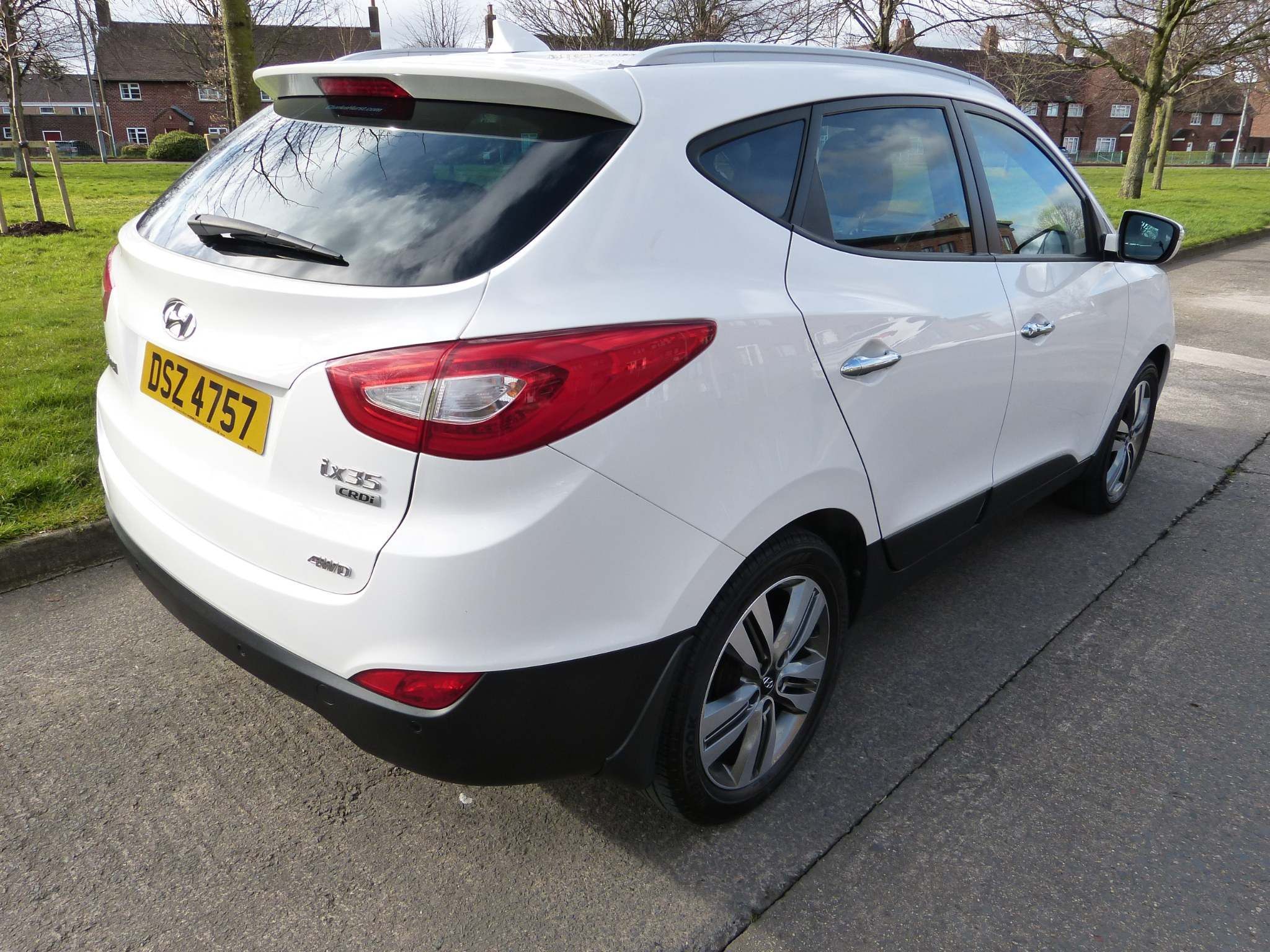 2014 Hyundai ix35 2.0 CRDi Premium 4WD 2.0 Diesel Automatic White £9995 ...