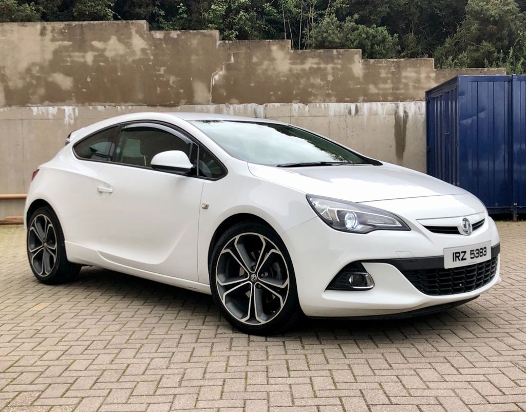 Opel astra 2014 года